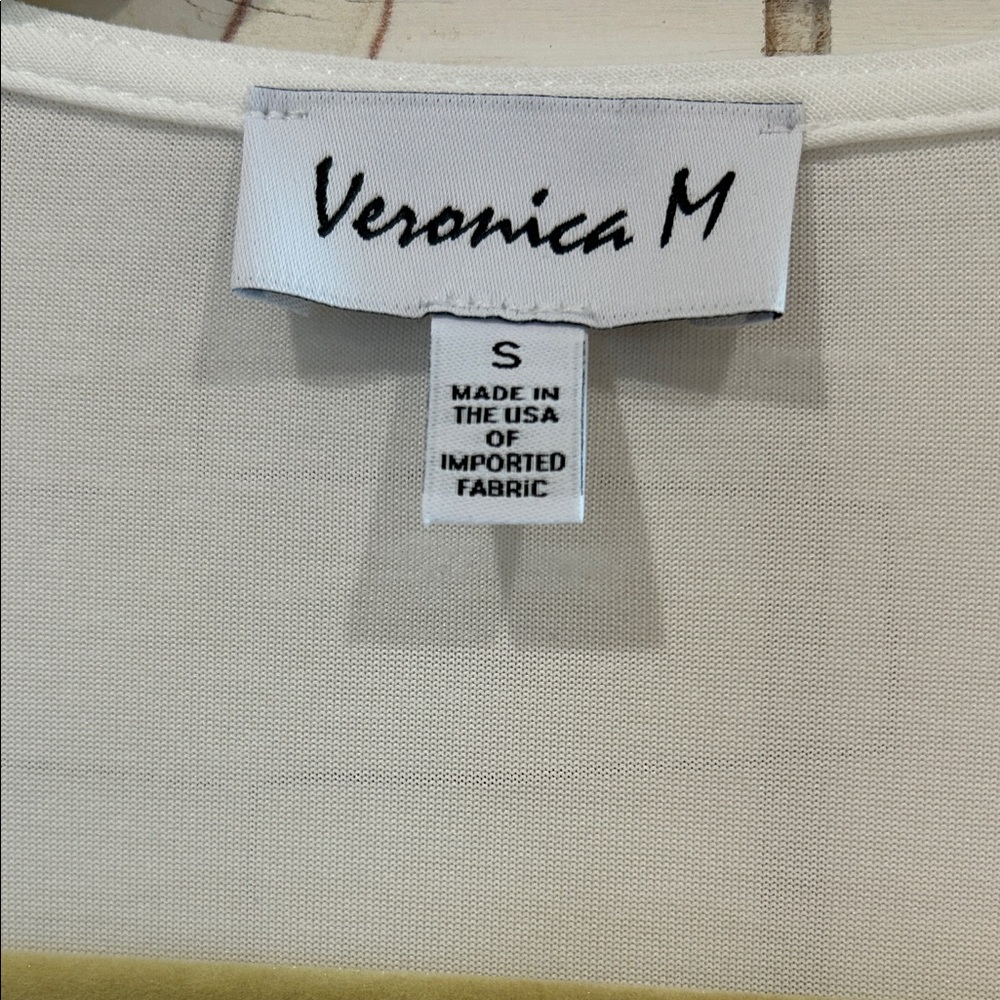 Veronica M Elegant White V-Neck Blouse - Picture 2 of 3